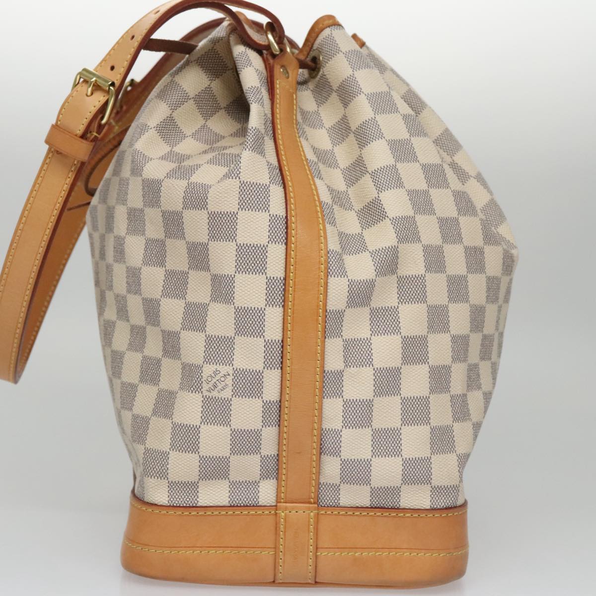 Louis Vuitton Noe White Canvas Shoulder Bag