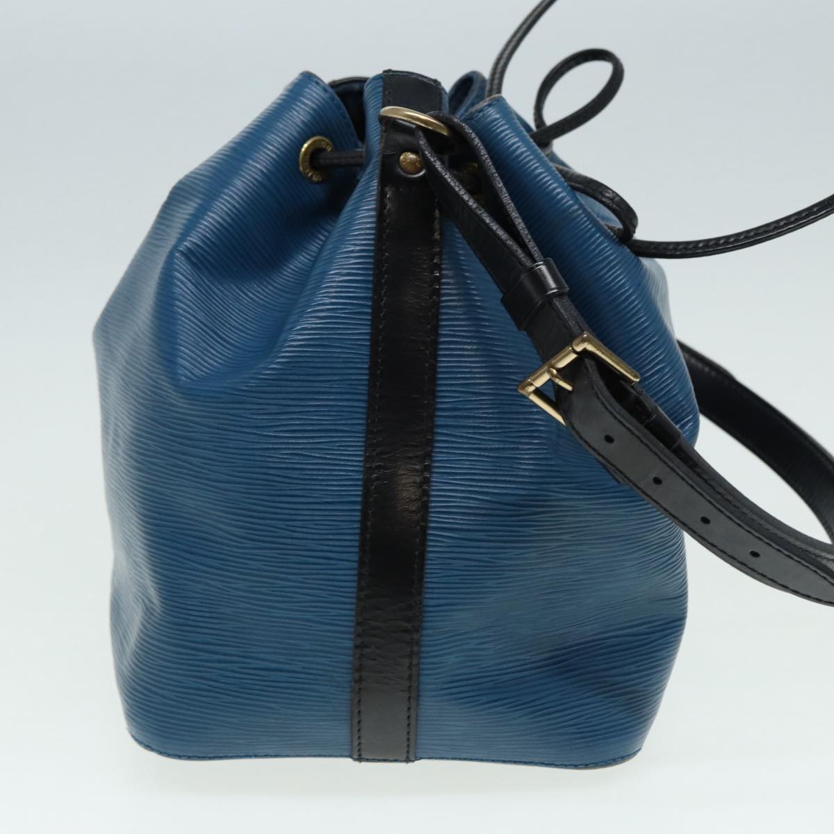 Louis Vuitton Noé Blue Leather Shoulder Bag