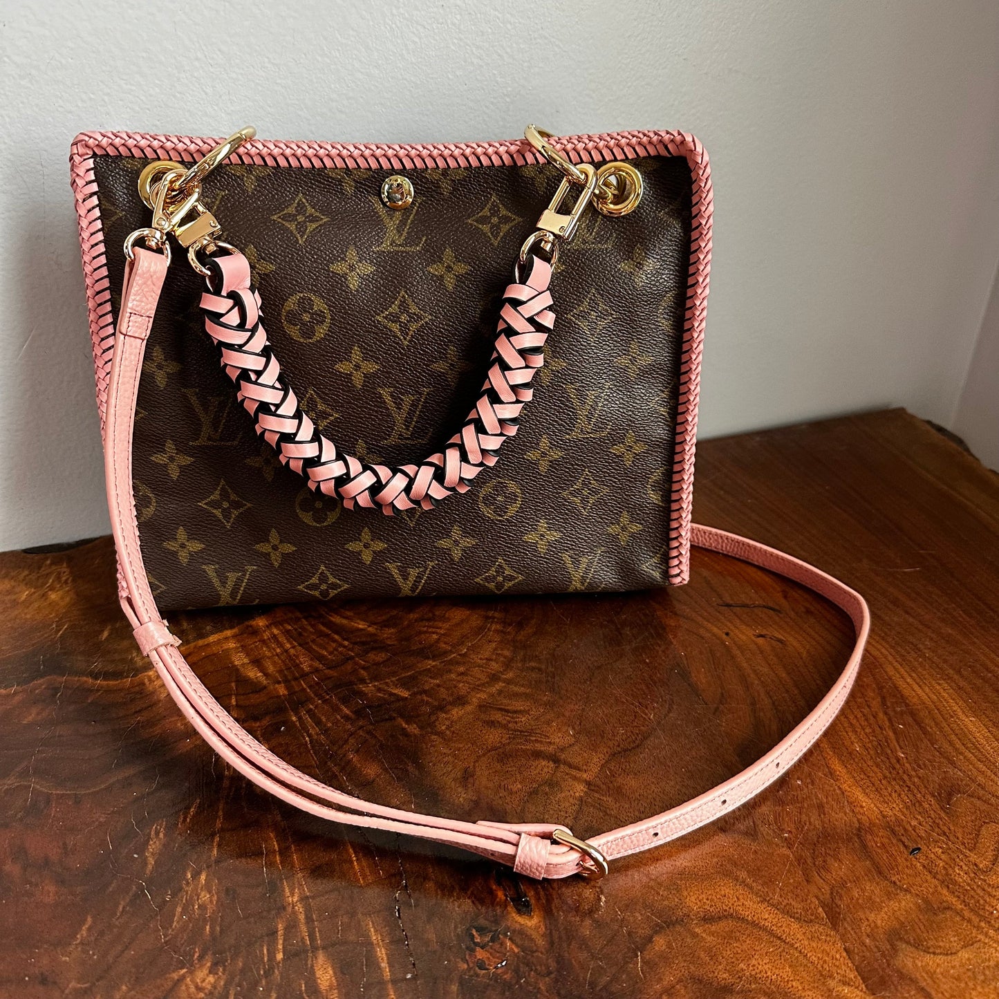 The Swan Crossbody -Orvis bags Monogram in Pale Pink