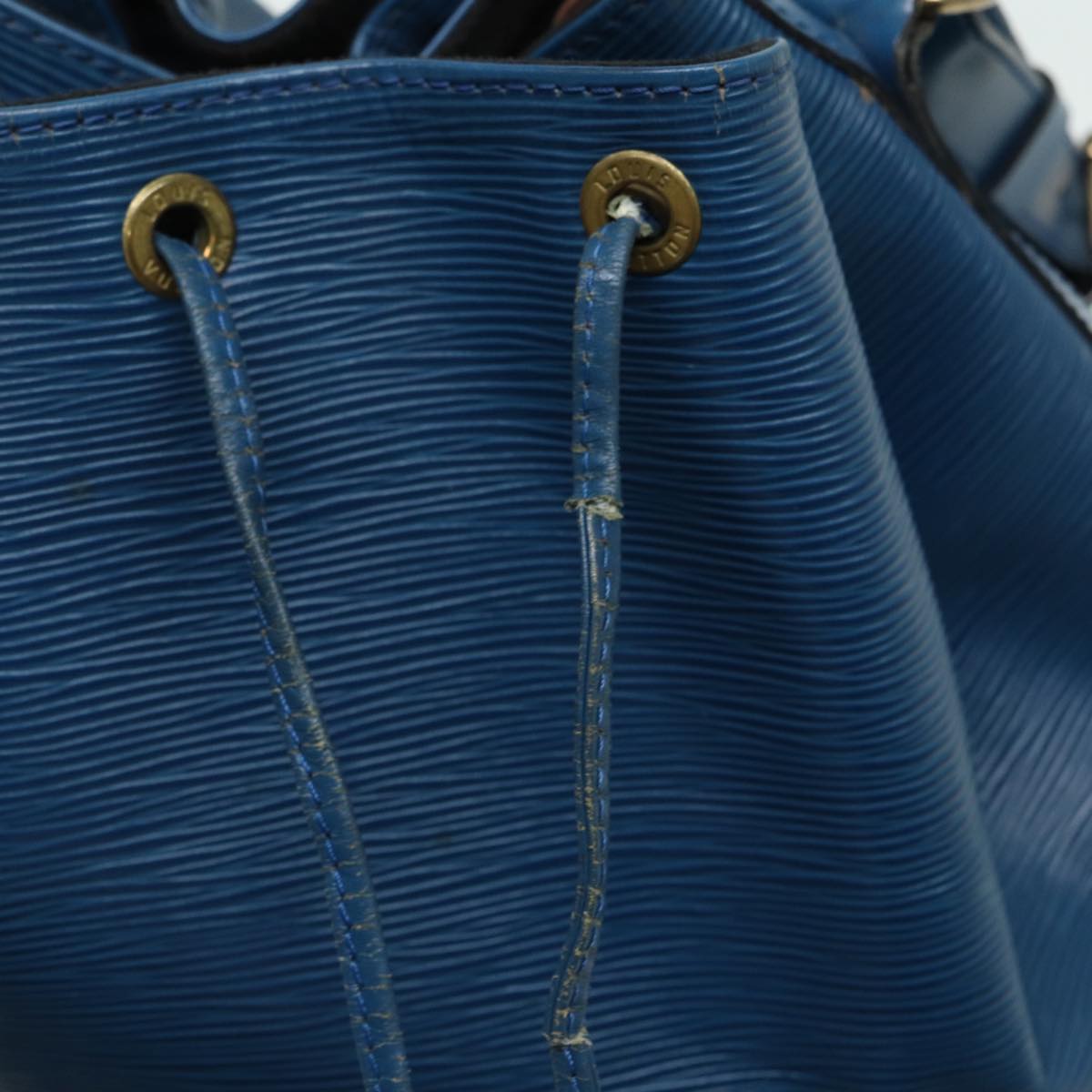 Louis Vuitton Noe Blue Leather Shoulder Bag