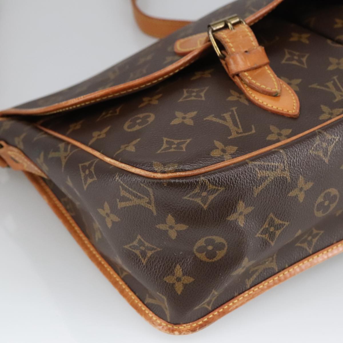 Louis Vuitton Gibecière Brown Canvas Shoulder Bag