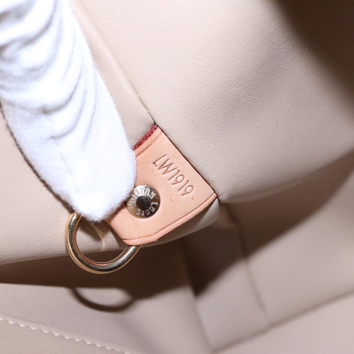 Louis Vuitton Houston Beige Patent Leather Handbag
