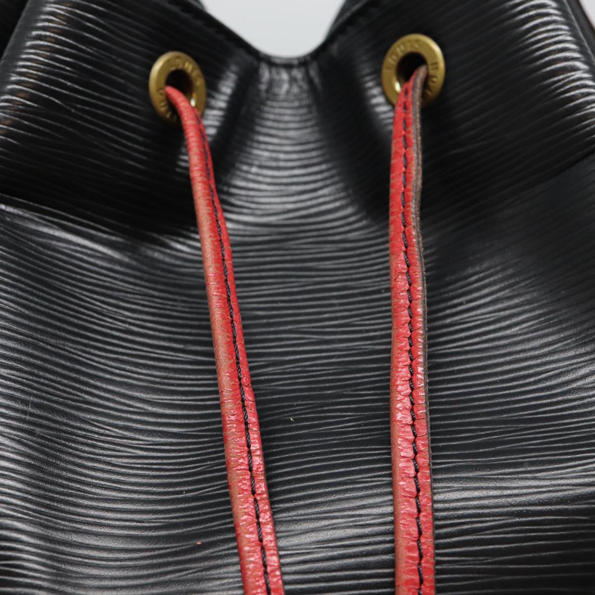 Louis Vuitton Noe Black Leather Shoulder Bag