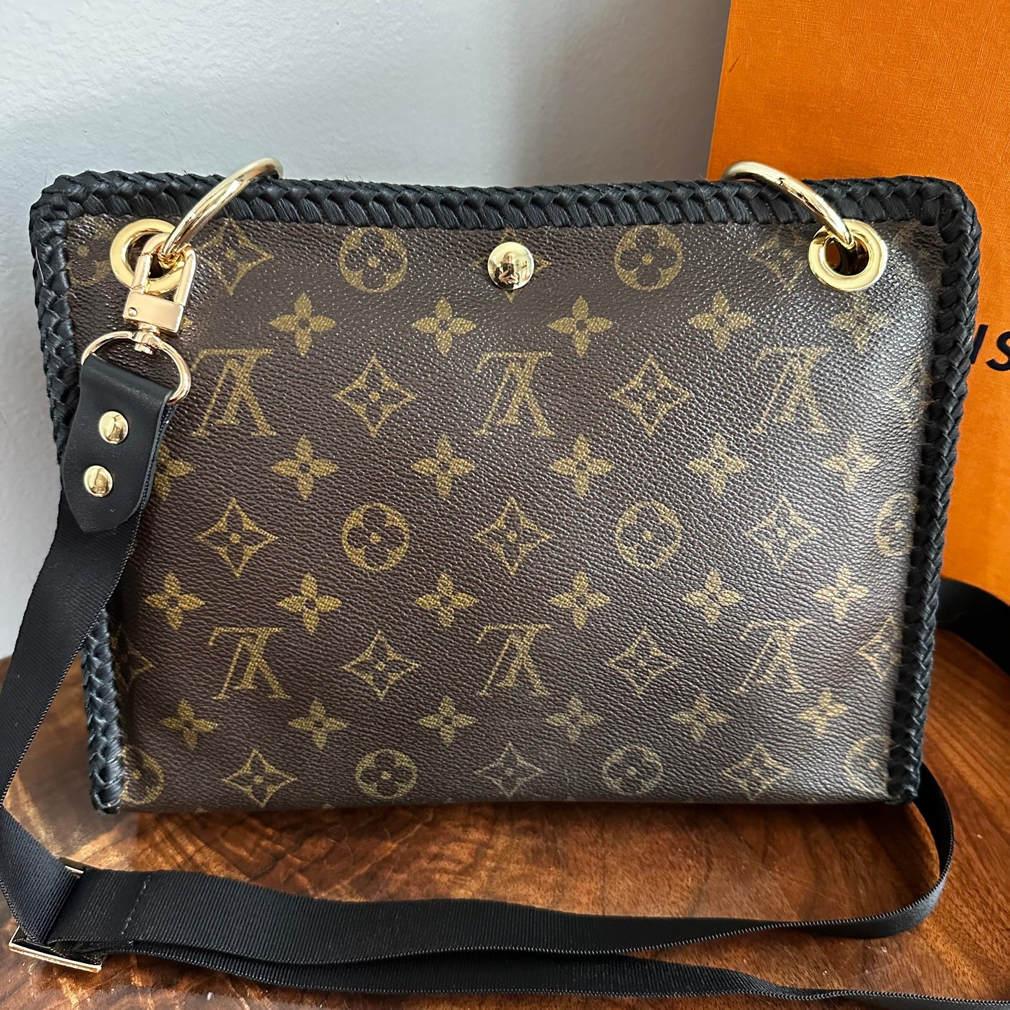 The Swan Crossbody -Orvis bags Monogram in Black