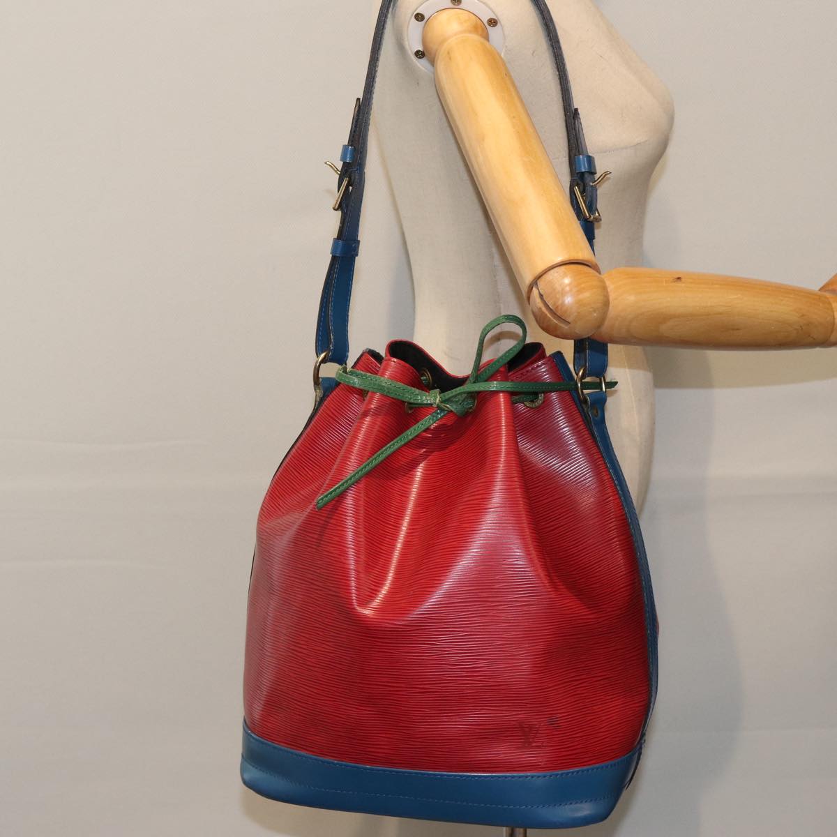 Louis Vuitton Noe Tricolore Red Leather Shoulder Bag