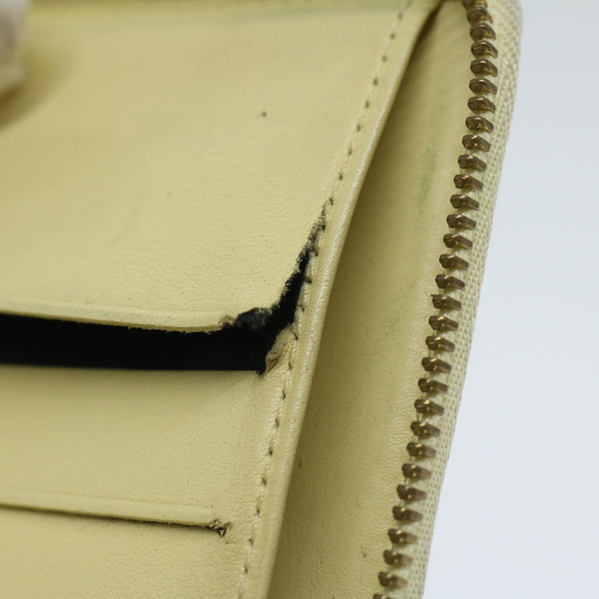 Louis Vuitton Vénus Beige Patent Leather Wallet