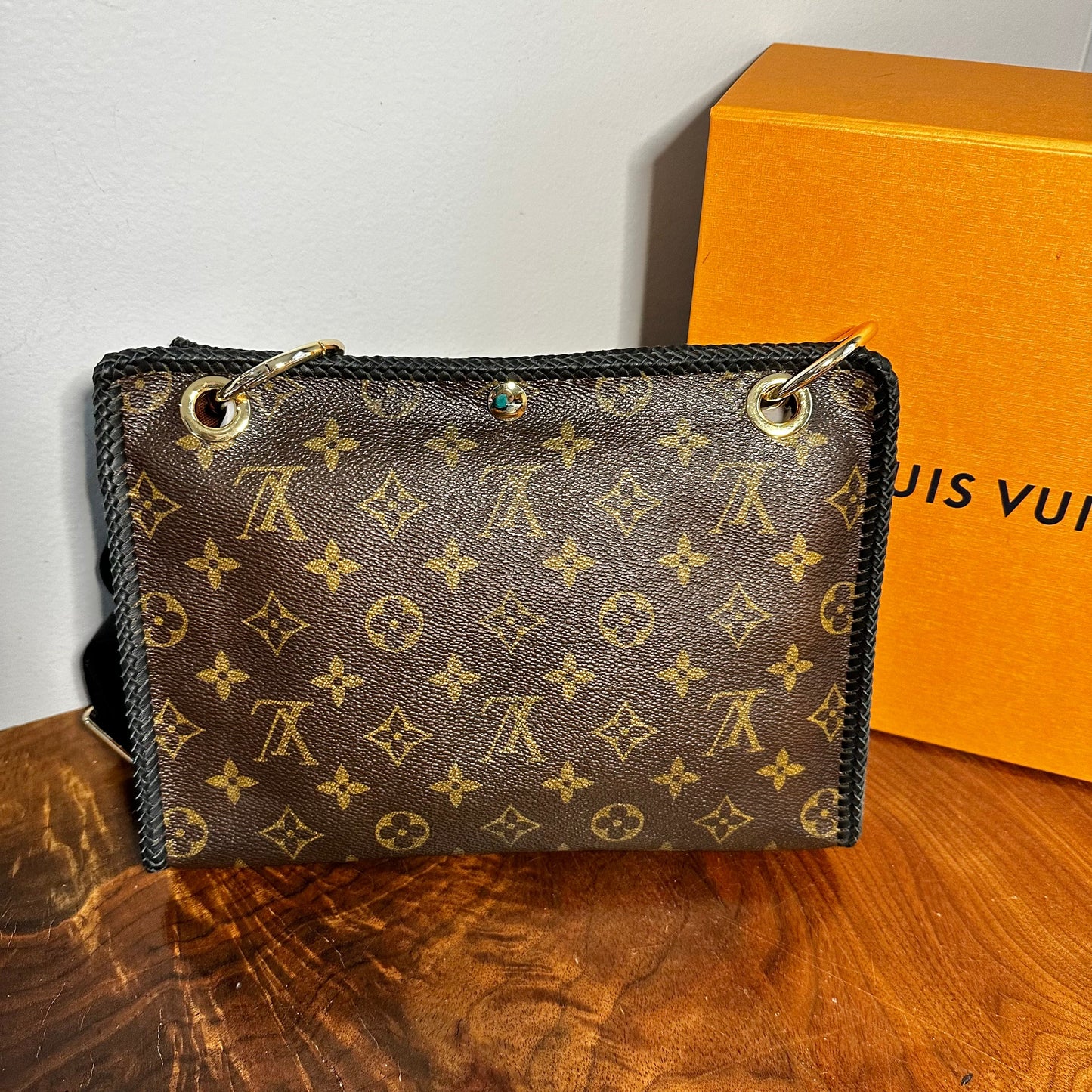 The Swan Crossbody -Orvis bags Monogram in Black