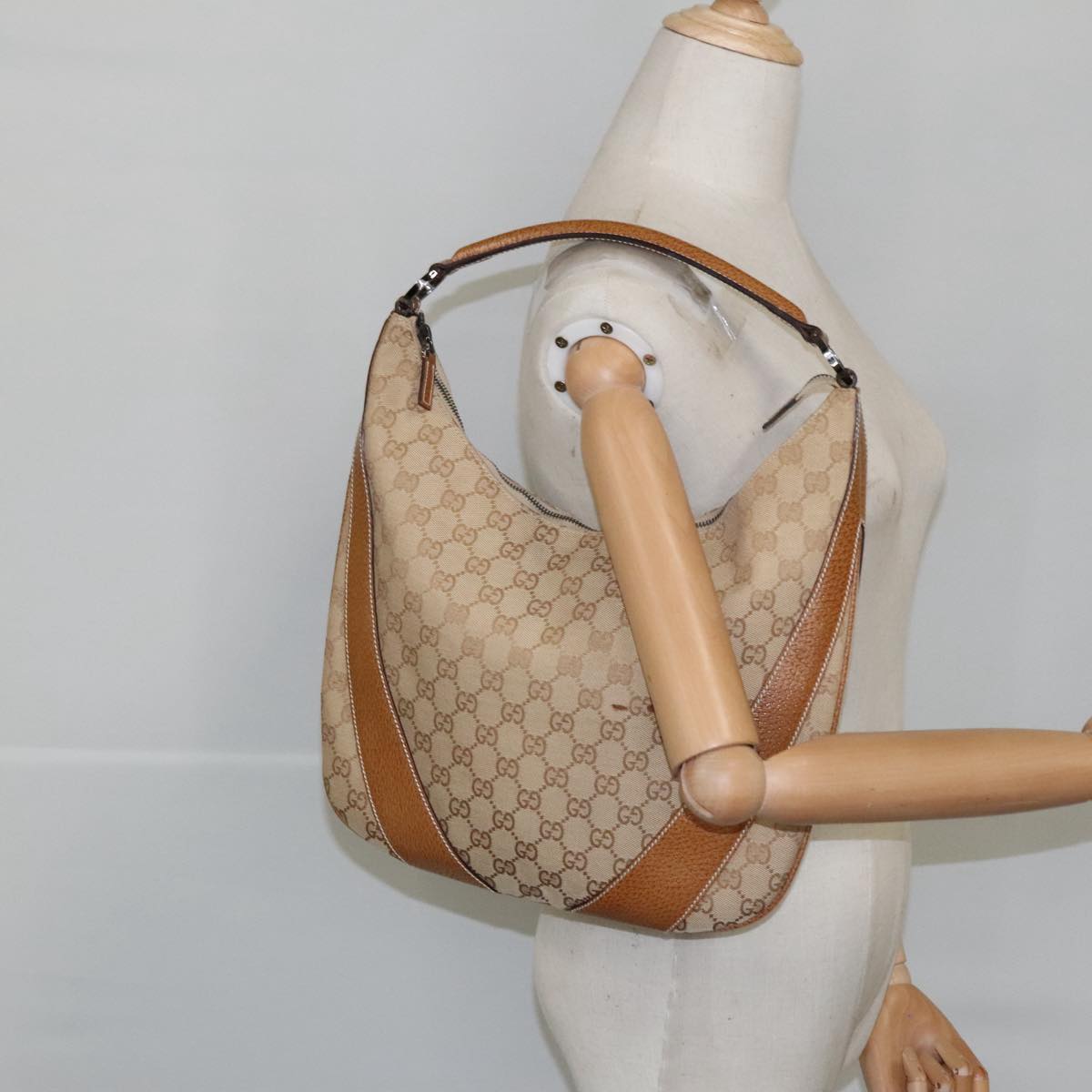 Gucci Hobo Beige Canvas Shoulder Bag