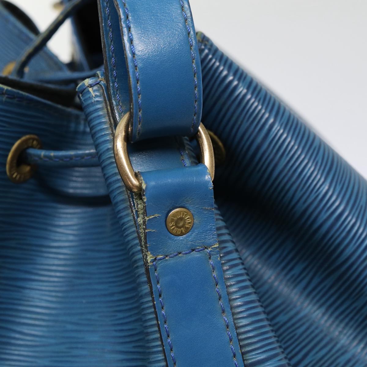 Louis Vuitton Noé Blue Leather Shoulder Bag