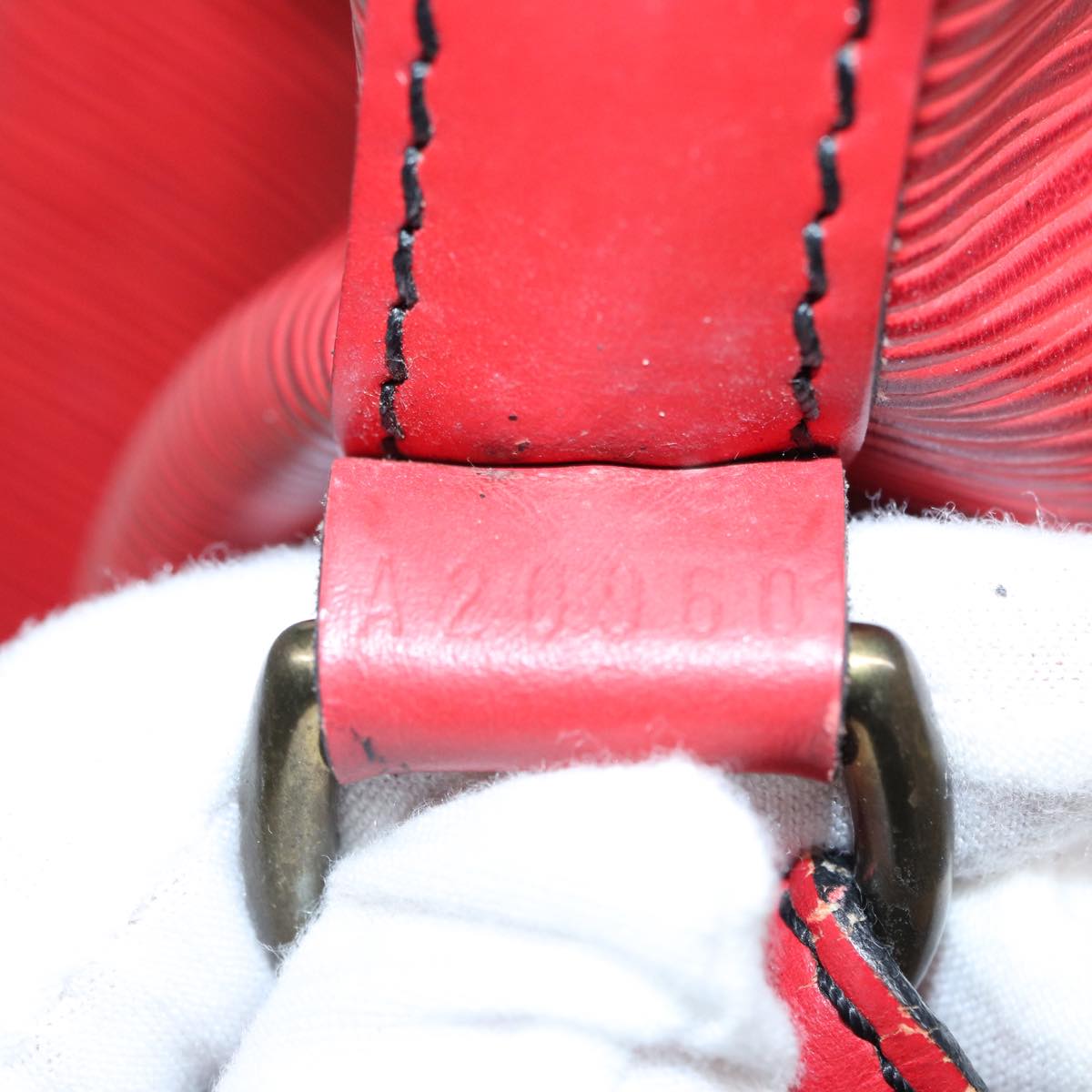 Louis Vuitton Petit Noé Red Leather Shoulder Bag