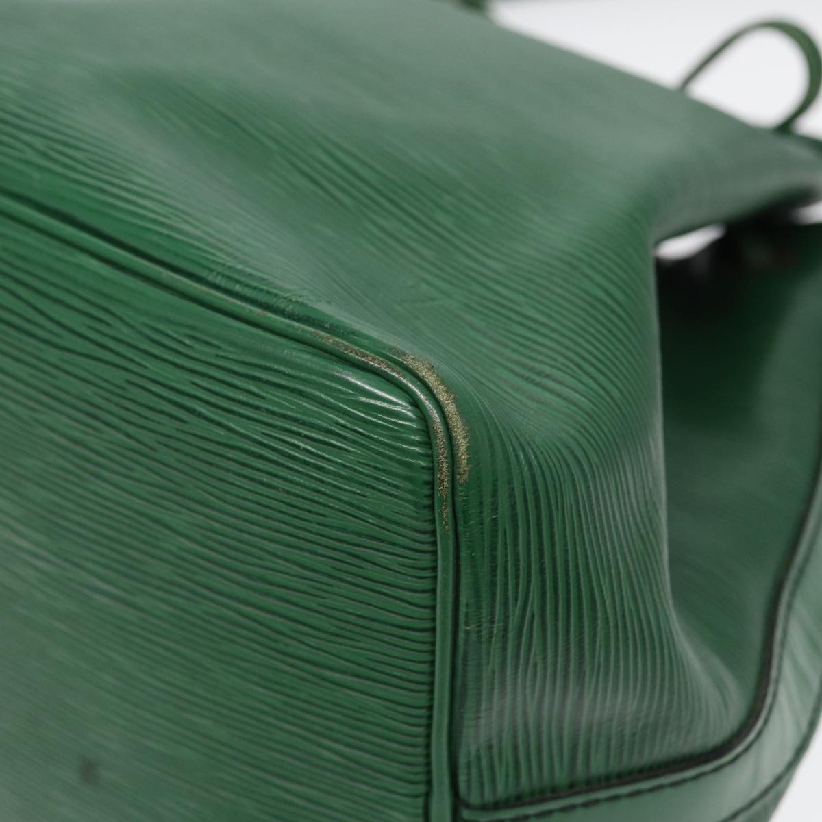 Louis Vuitton Noé Green Leather Shoulder Bag