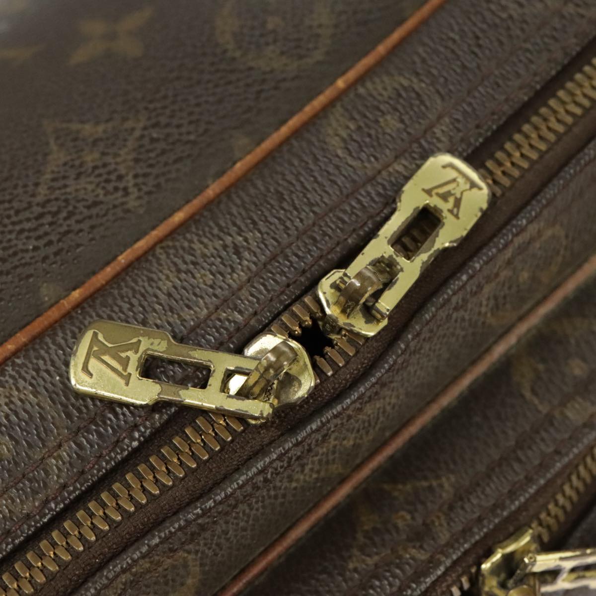 Louis Vuitton Reporter Brown Canvas Shoulder Bag