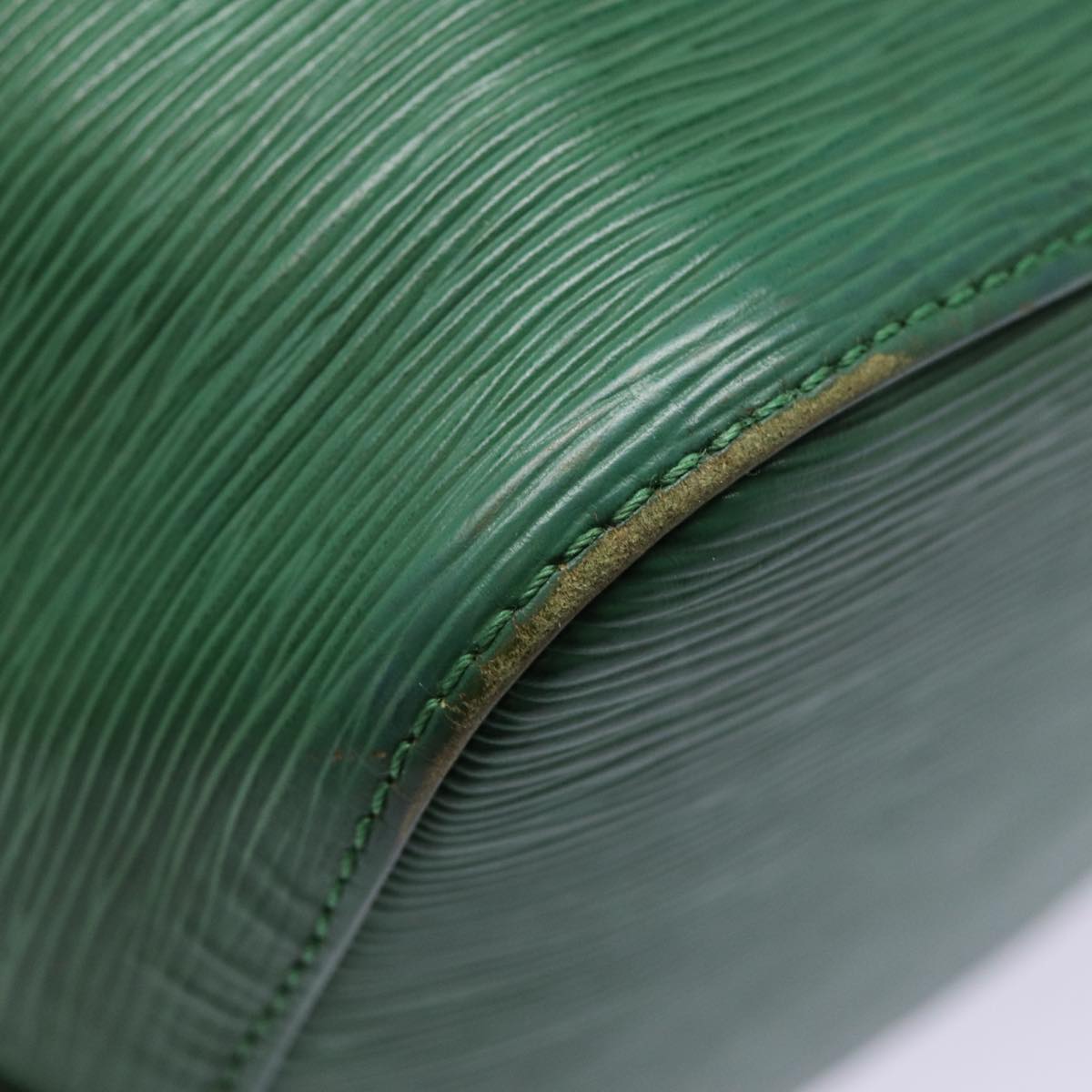 Louis Vuitton Noé Green Leather Shoulder Bag