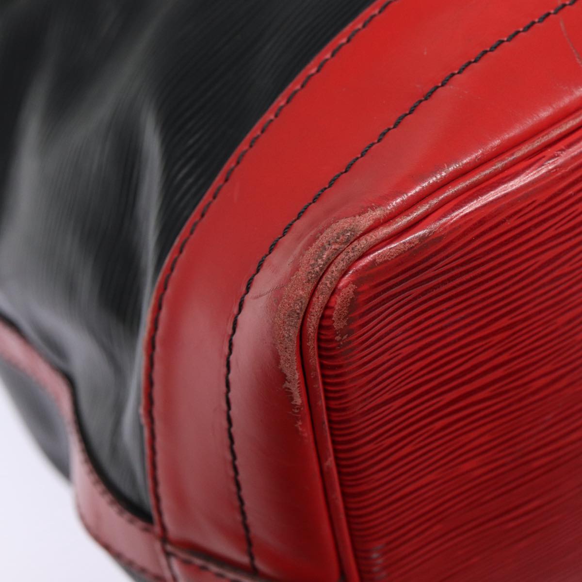 Louis Vuitton Noe Black Leather Shoulder Bag