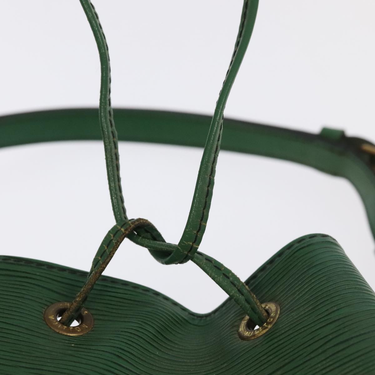 Louis Vuitton Noé Green Leather Shoulder Bag