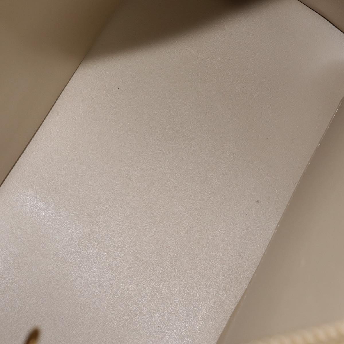 Louis Vuitton Houston Beige Patent Leather Handbag