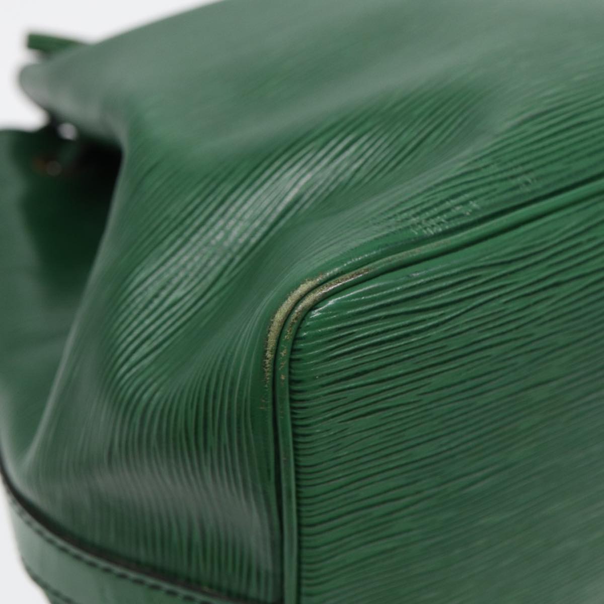 Louis Vuitton Noé Green Leather Shoulder Bag