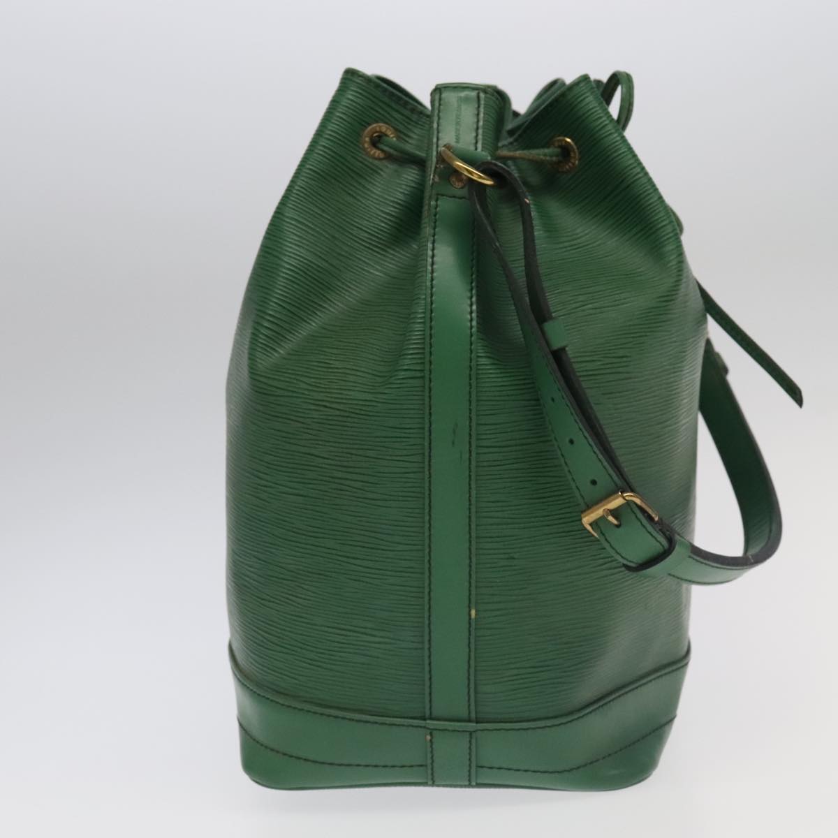 Louis Vuitton Noé Green Leather Shoulder Bag