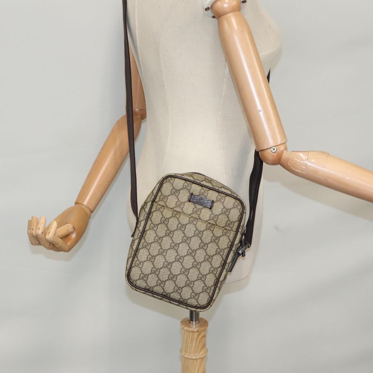 Gucci Gg Canvas Beige Canvas Shoulder Bag