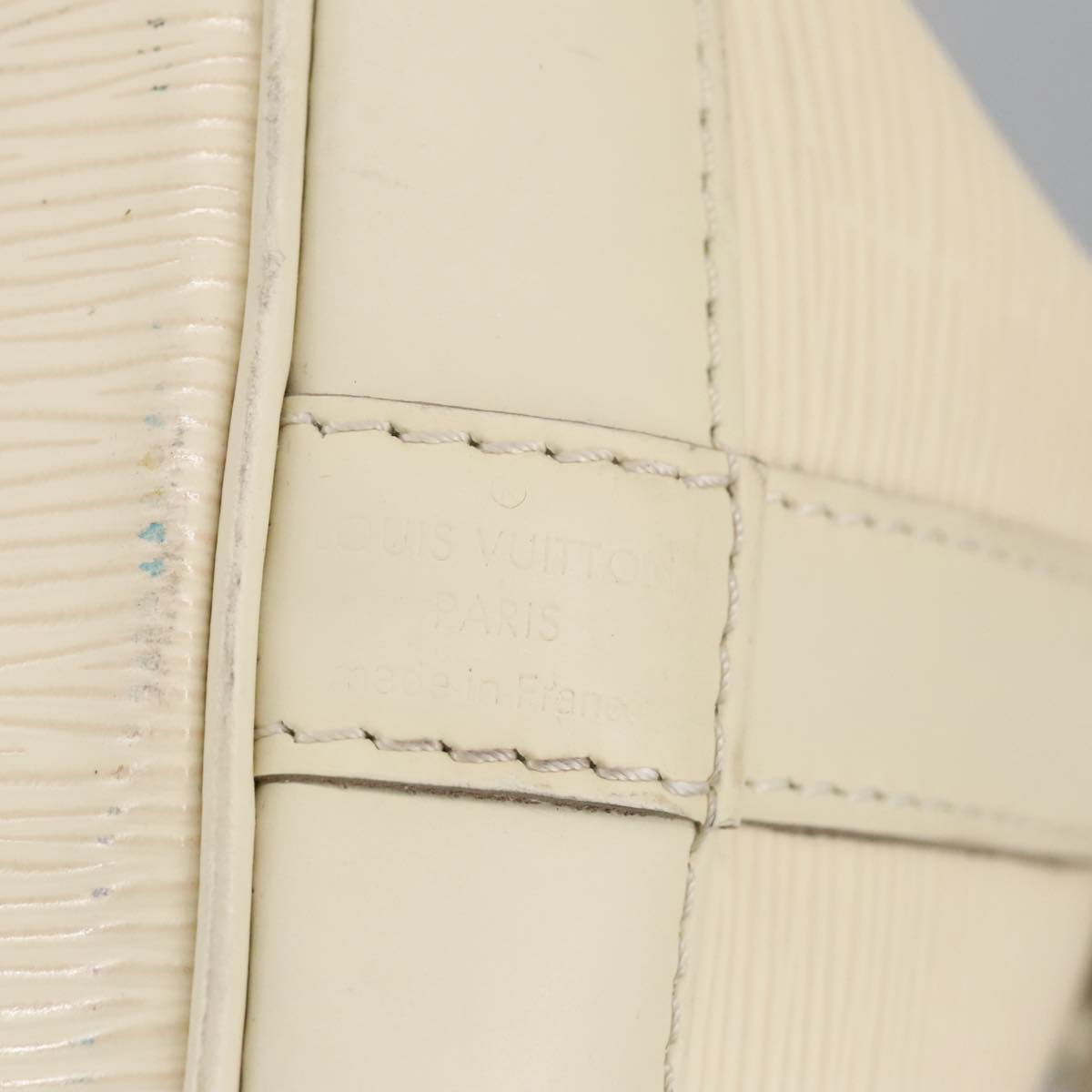 Louis Vuitton Petit Noé White Leather Shoulder Bag