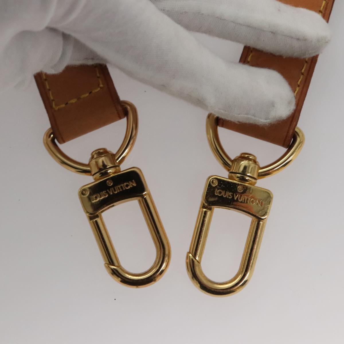 Louis Vuitton Shoulder Strap Beige Leather Bag Jewelry