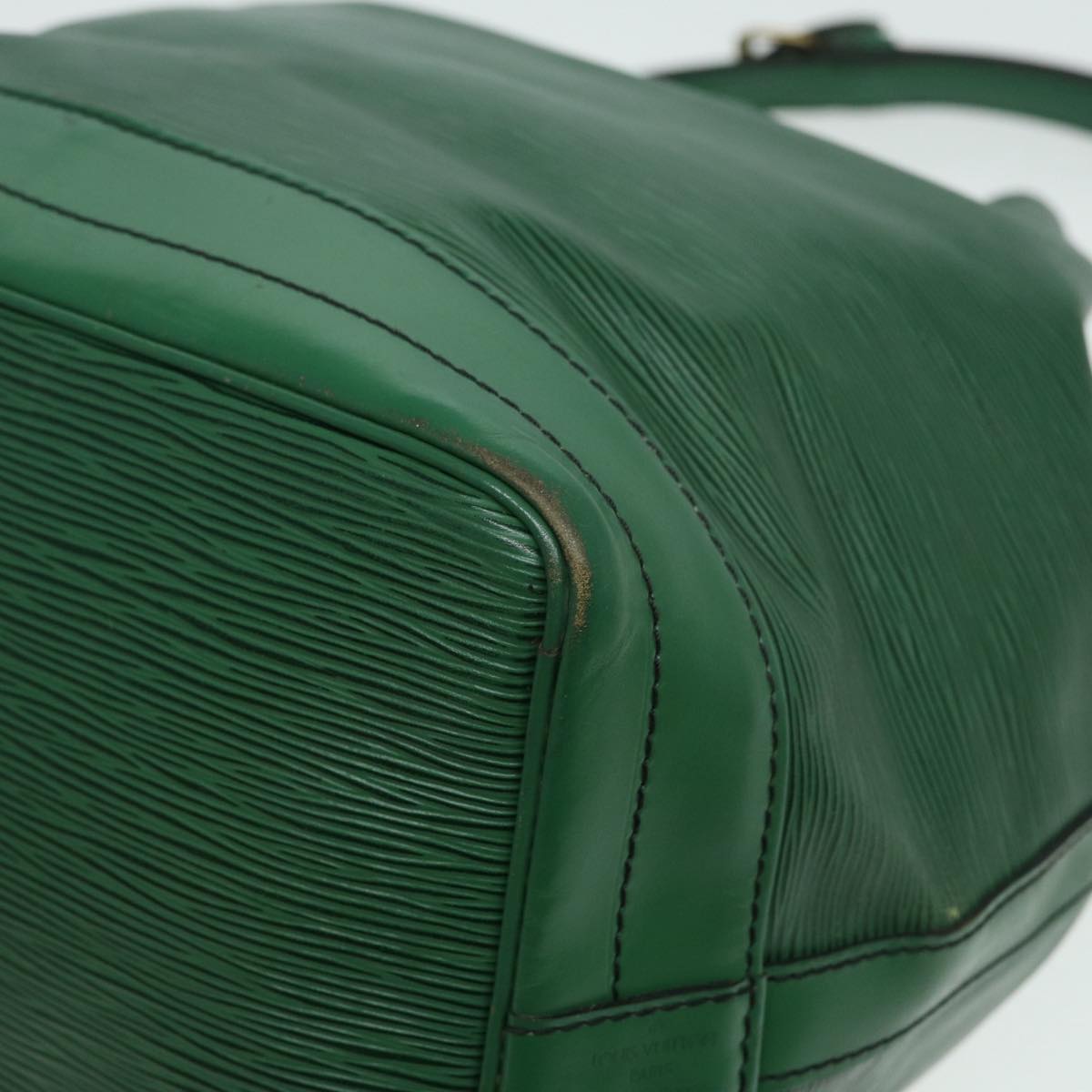 Louis Vuitton Noe Green Leather Shoulder Bag