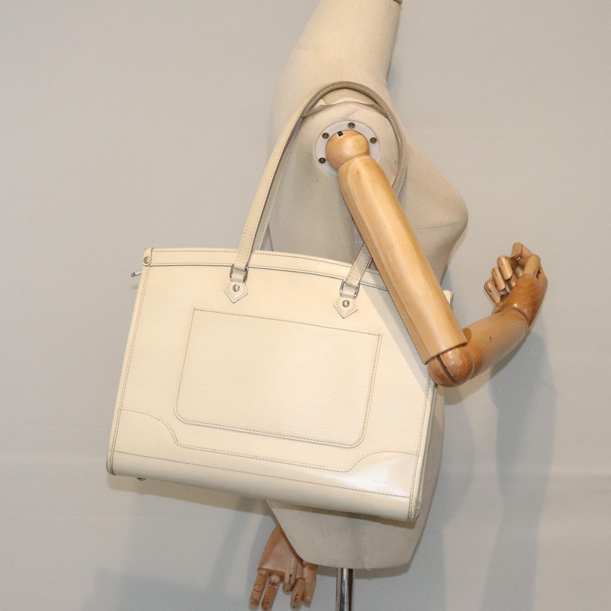 Louis Vuitton Madelaine Ecru Leather Handbag