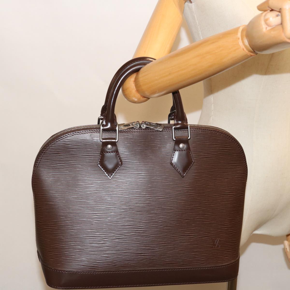 Louis Vuitton Alma Brown Leather Handbag