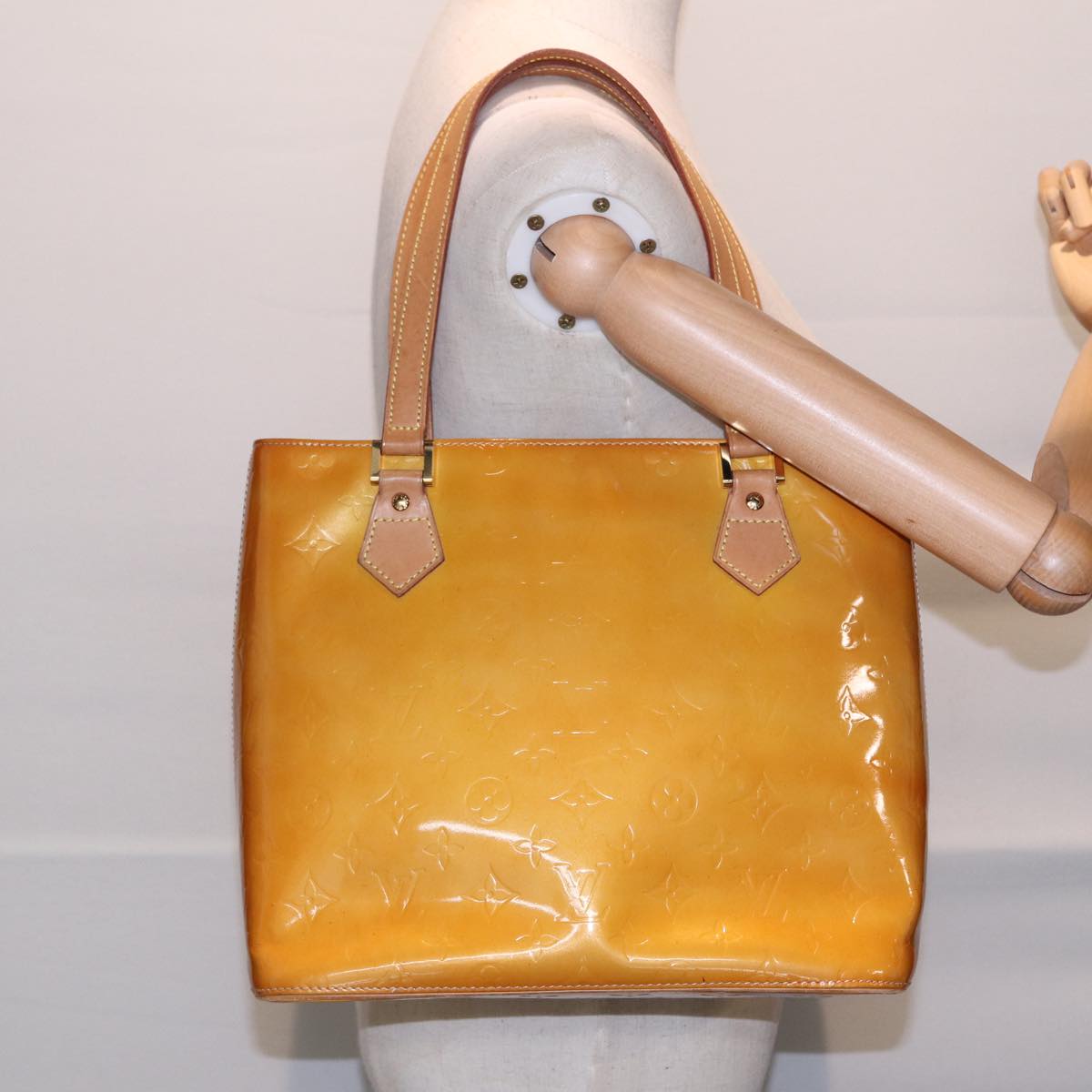 Louis Vuitton Houston Beige Patent Leather Handbag