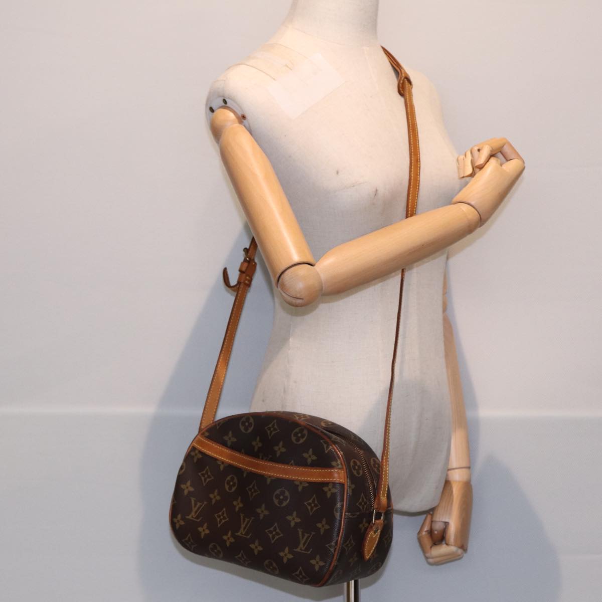 Louis Vuitton Besace Brown Canvas Shoulder Bag