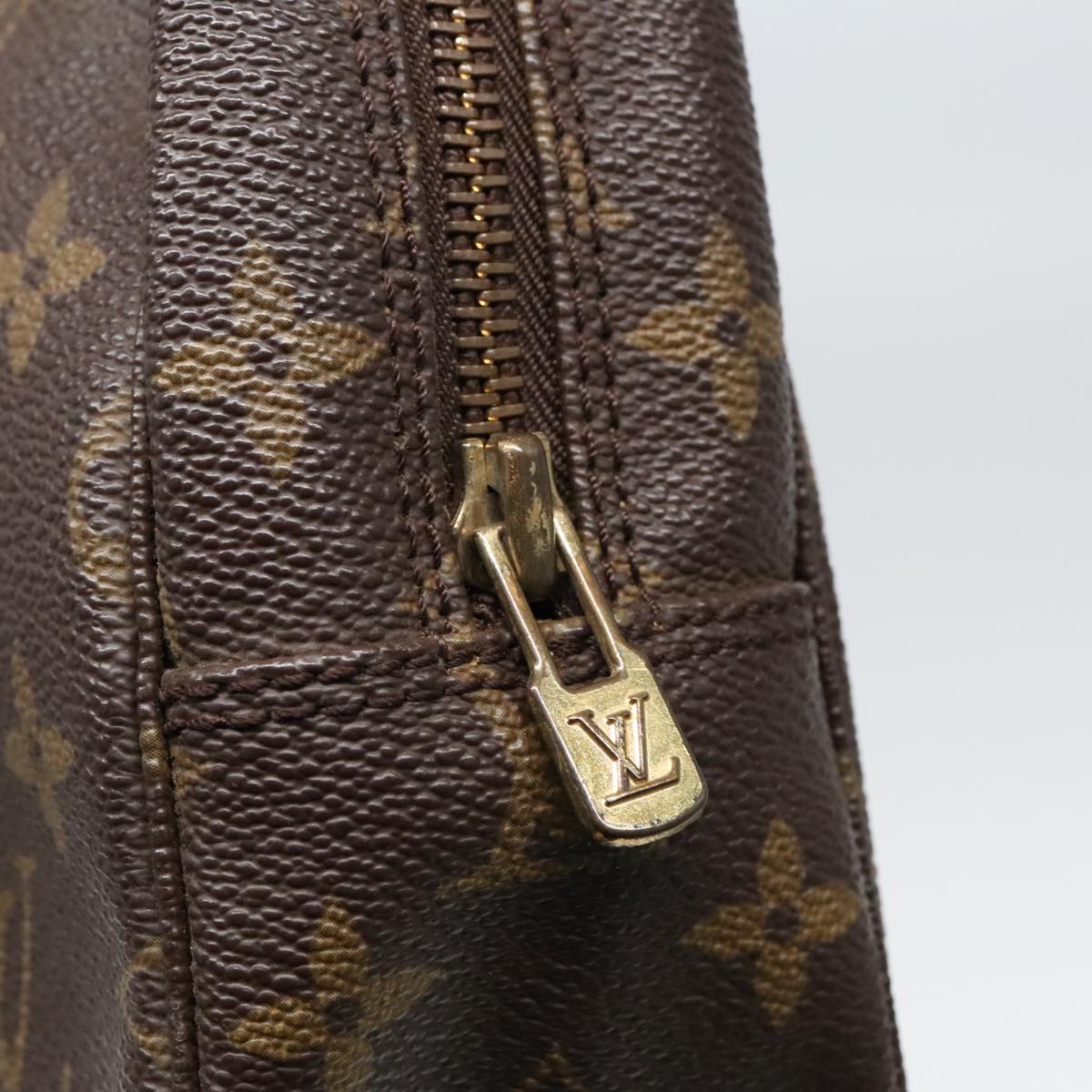 Louis Vuitton Truth Toilette 23 Brown Canvas Clutch Bag