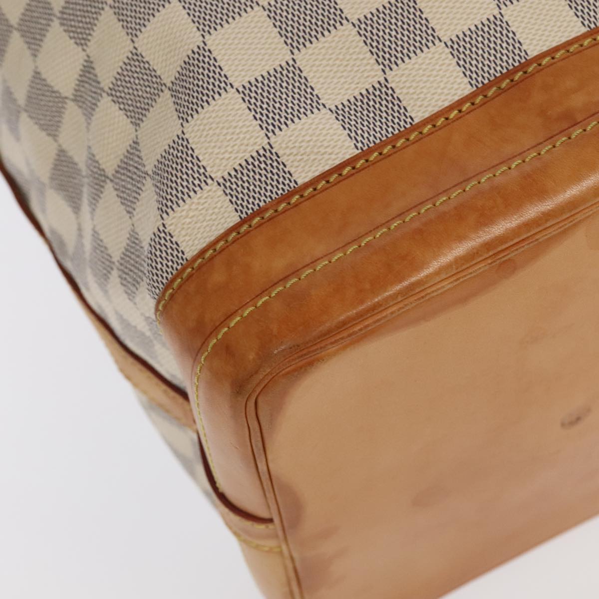 Louis Vuitton Noé White Canvas Shoulder Bag