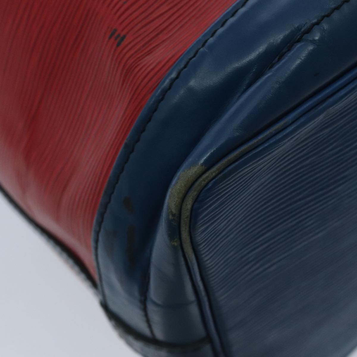 Louis Vuitton Noe Red Leather Shoulder Bag