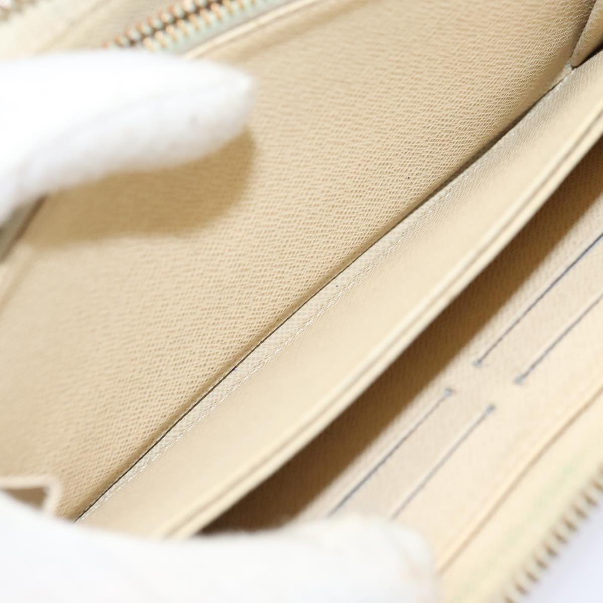 Louis Vuitton Zippy Wallet White Canvas Wallet