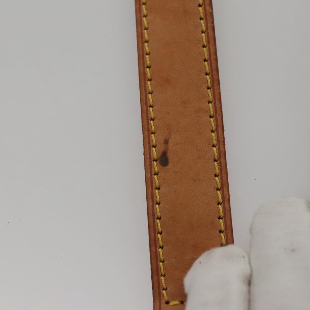 Louis Vuitton Shoulder Strap Beige Leather Bag Jewelry