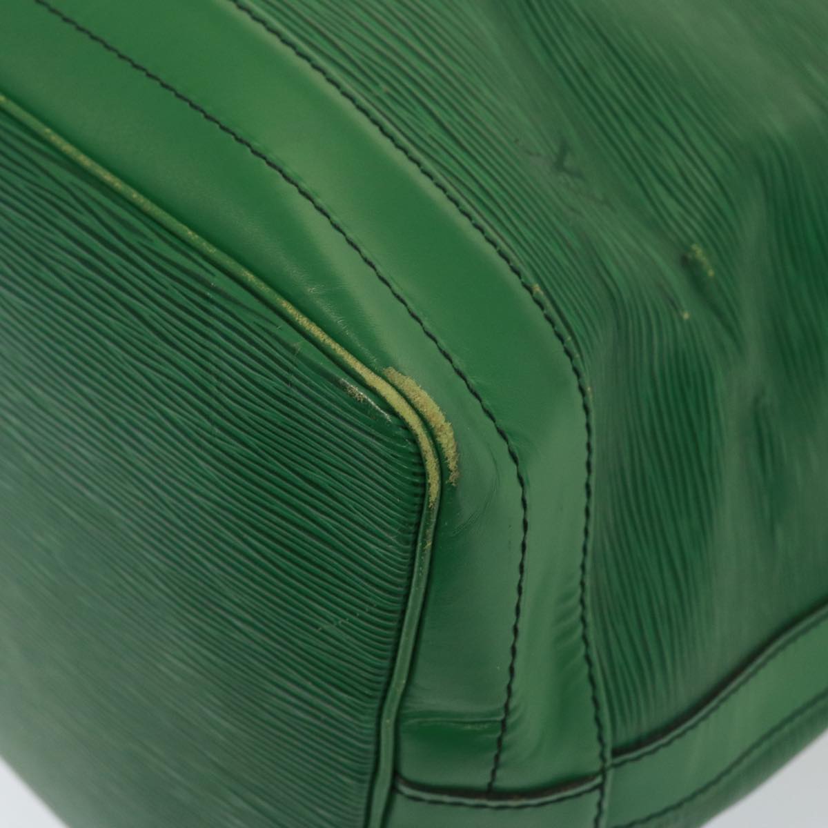 Louis Vuitton Noé Green Leather Shoulder Bag