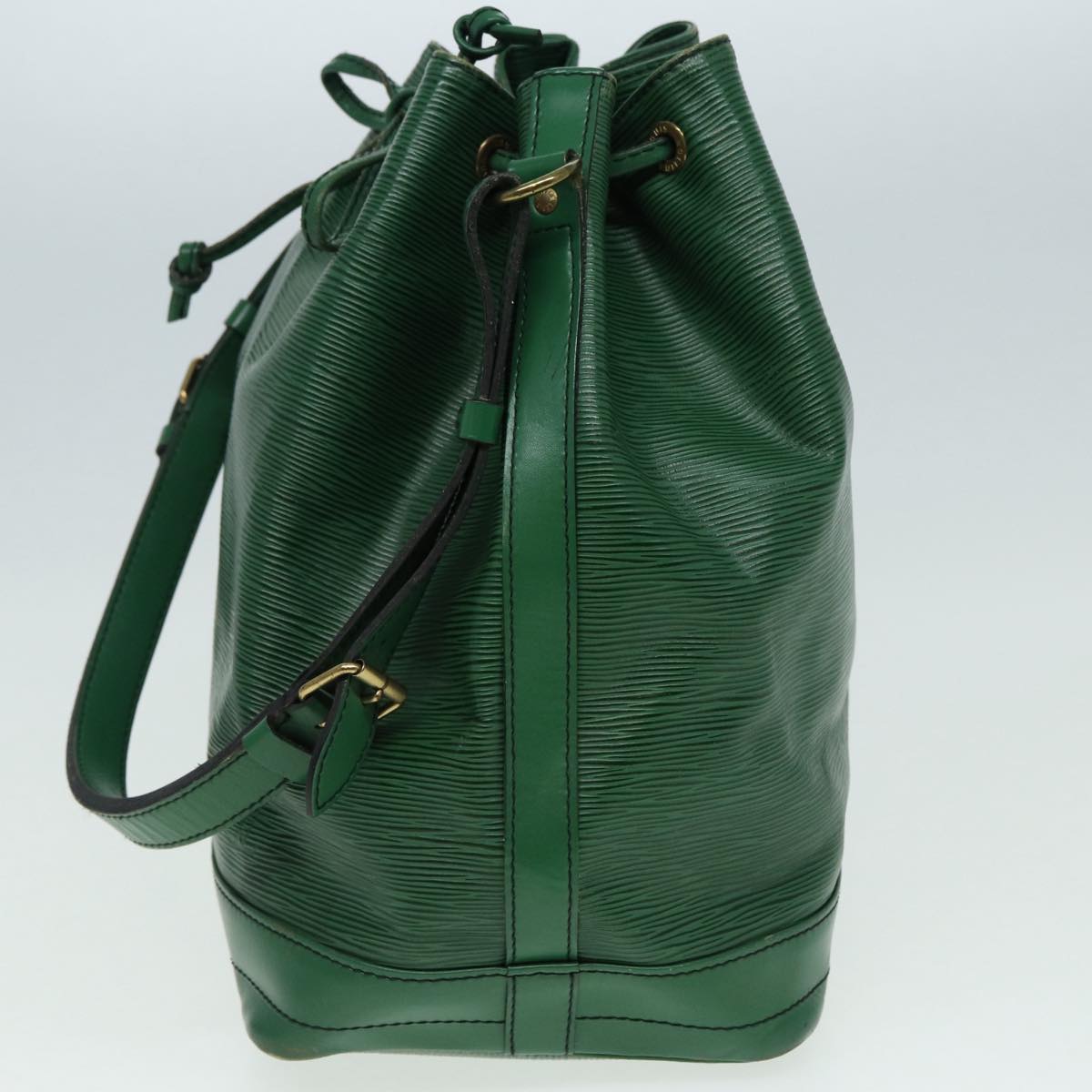 Louis Vuitton Noe Green Leather Shoulder Bag