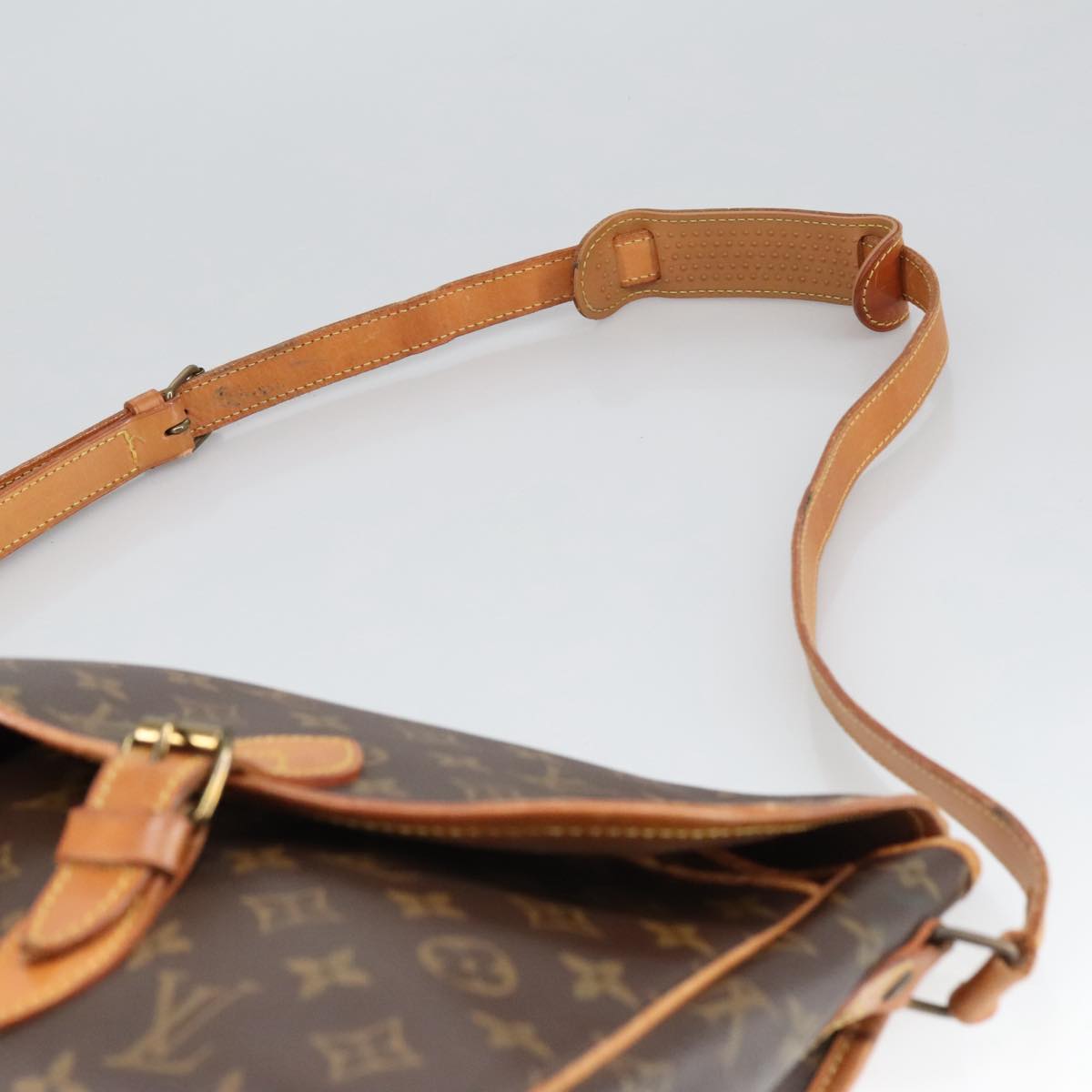 Louis Vuitton Gibecière Brown Canvas Shoulder Bag