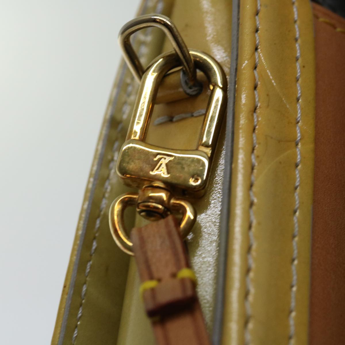Louis Vuitton Mott Beige Patent Leather Clutch Bag