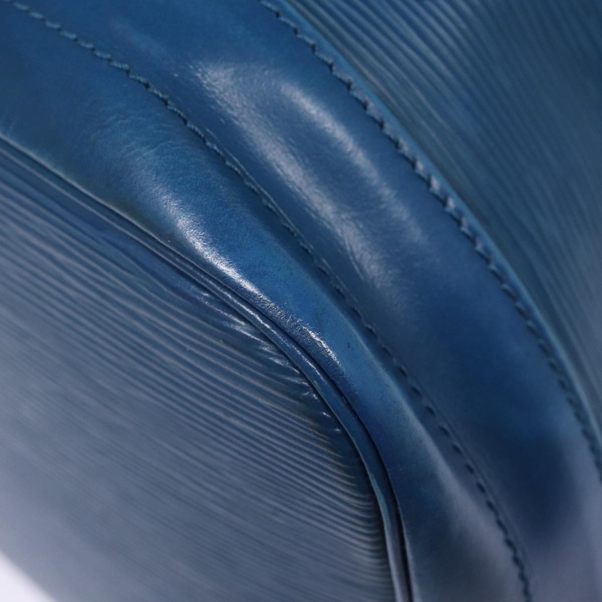 Louis Vuitton Noé Blue Leather Shoulder Bag
