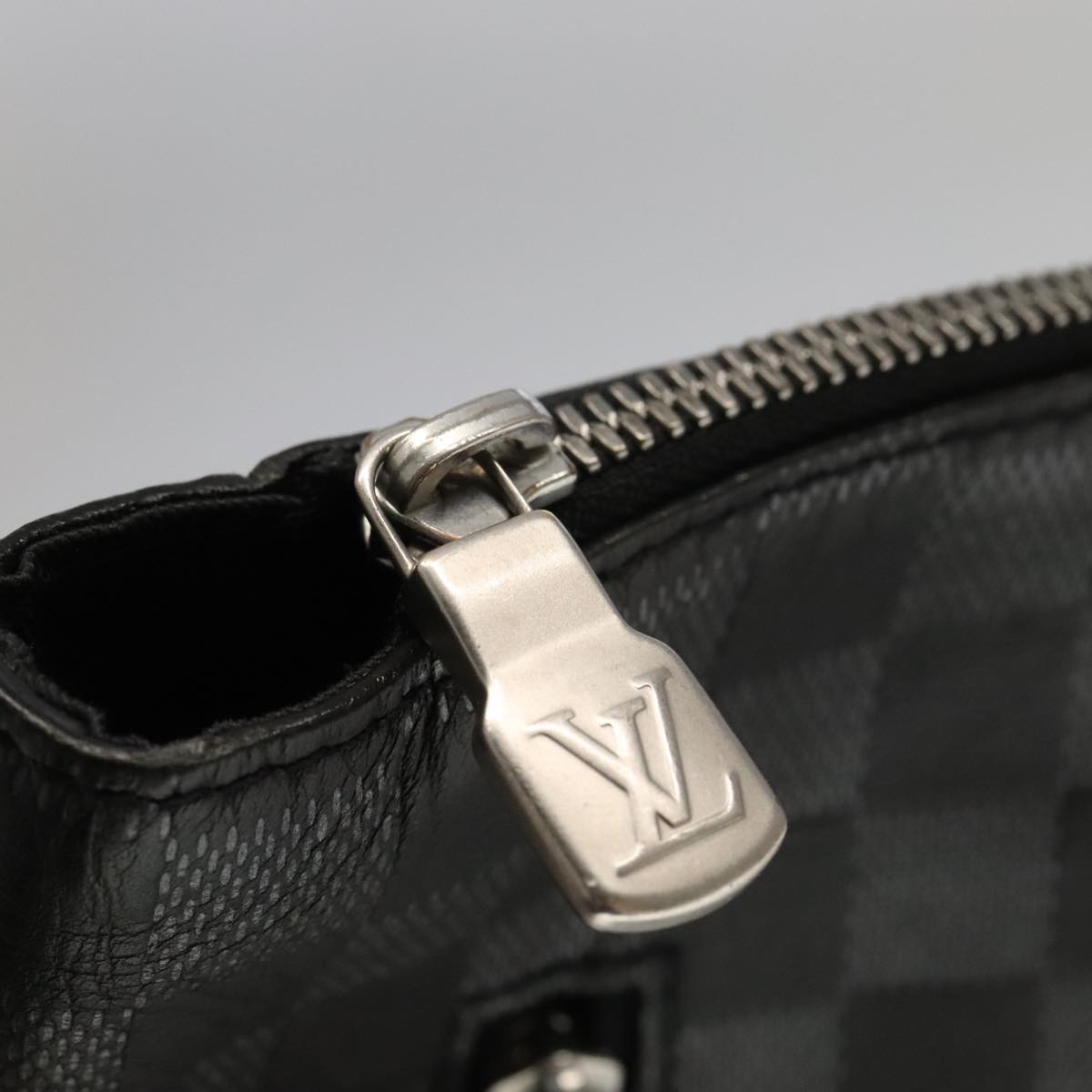 Louis Vuitton Discovery Black Leather Shoulder Bag