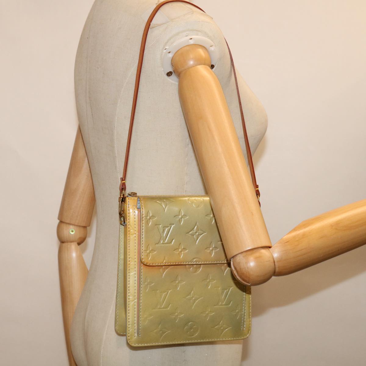 Louis Vuitton Mott Beige Patent Leather Clutch Bag