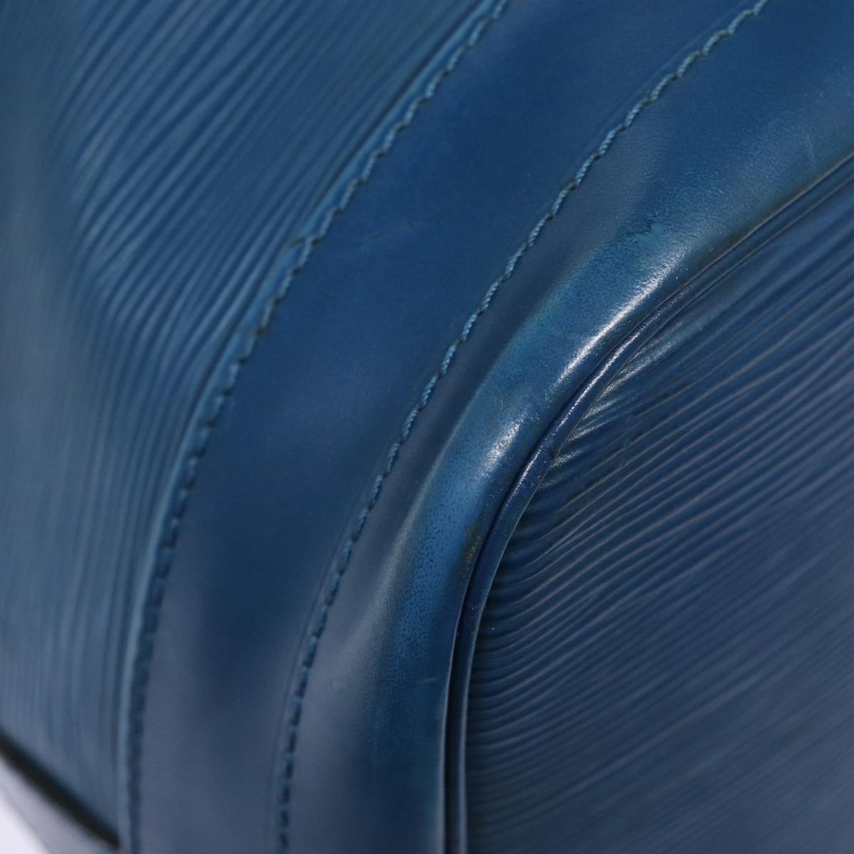 Louis Vuitton Noé Blue Leather Shoulder Bag