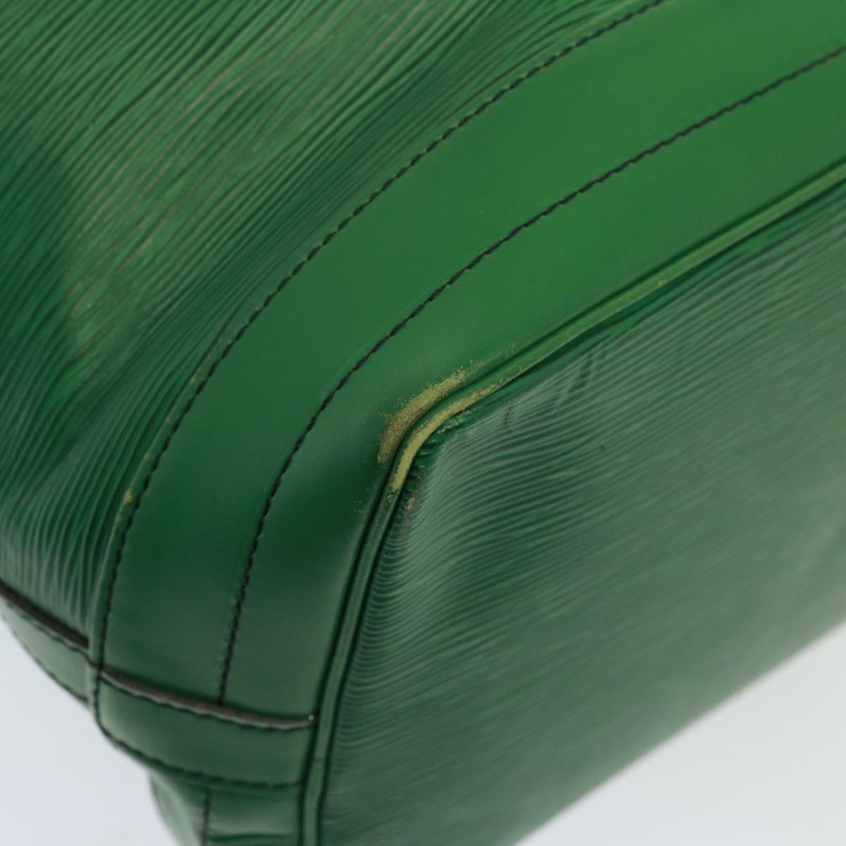 Louis Vuitton Noé Green Leather Shoulder Bag