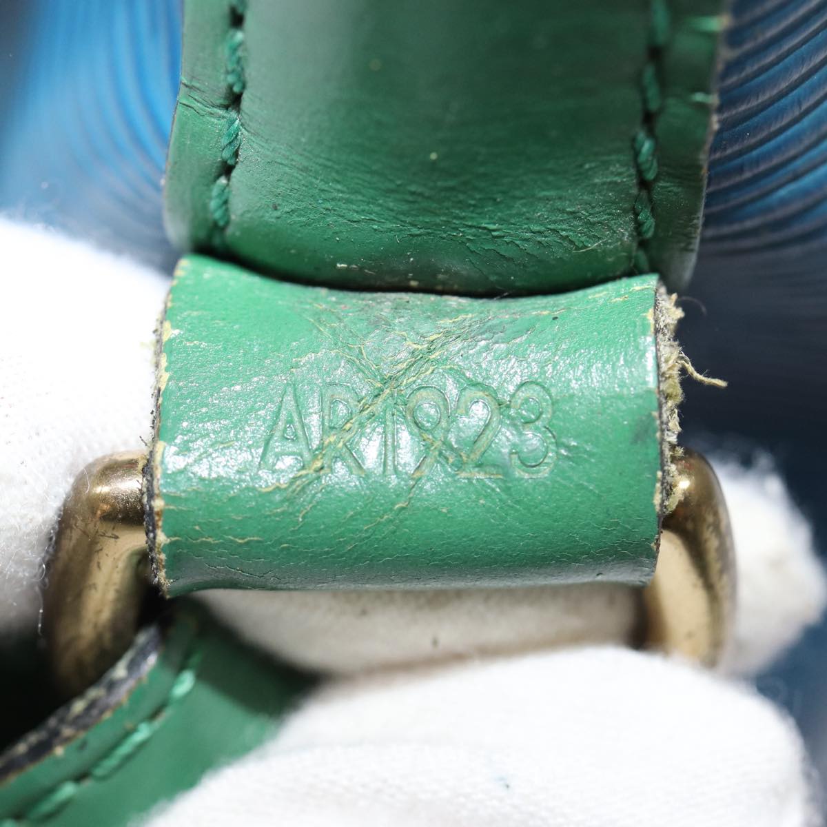 Louis Vuitton Noe Blue Leather Shoulder Bag