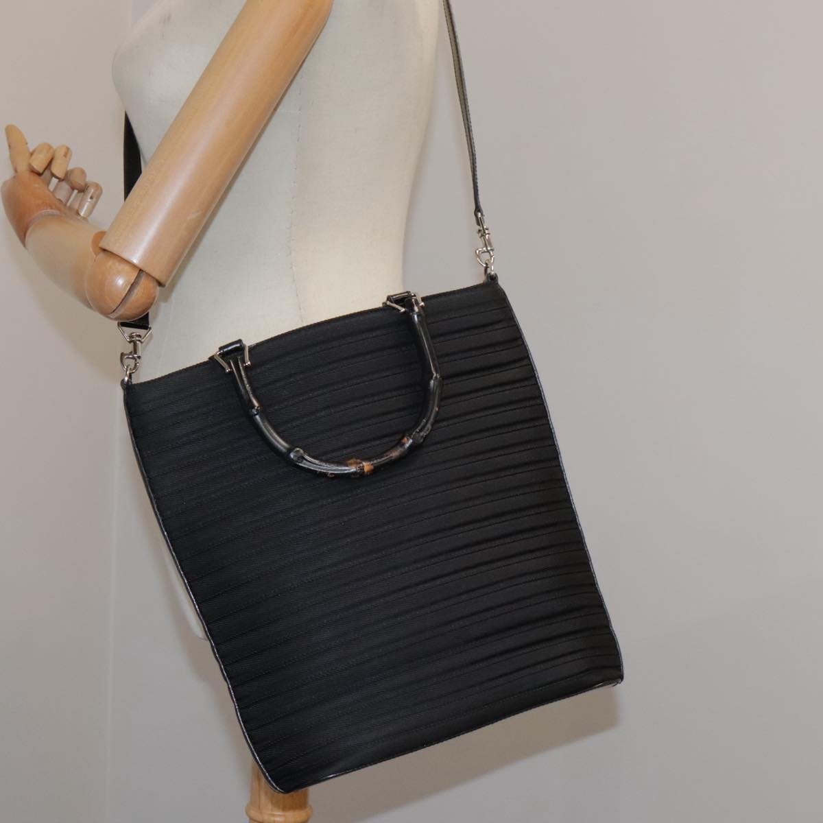 Gucci Bamboo Black Synthetic Handbag