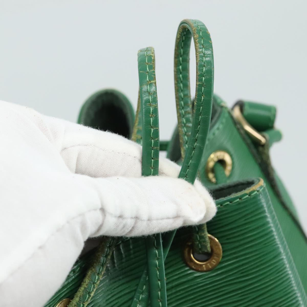 Louis Vuitton Petit Noé Green Leather Shoulder Bag