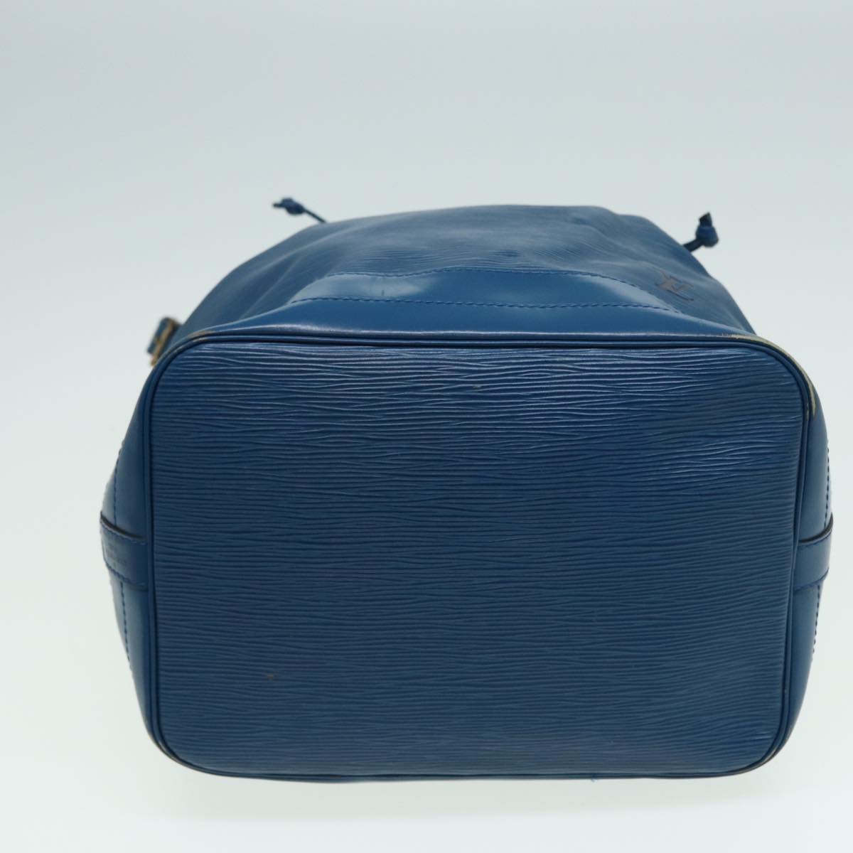 Louis Vuitton Noe Blue Leather Shoulder Bag