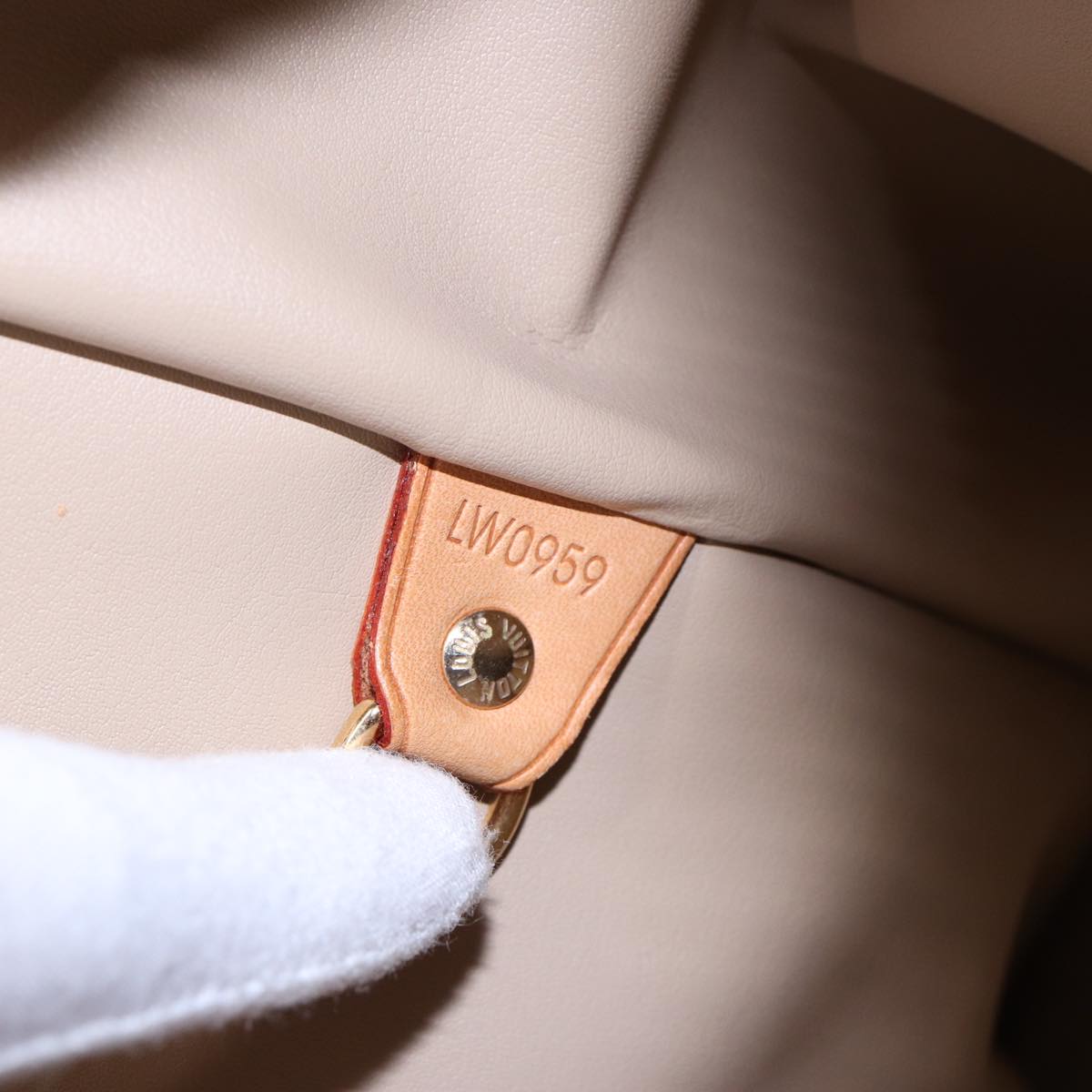 Louis Vuitton Houston Beige Patent Leather Handbag