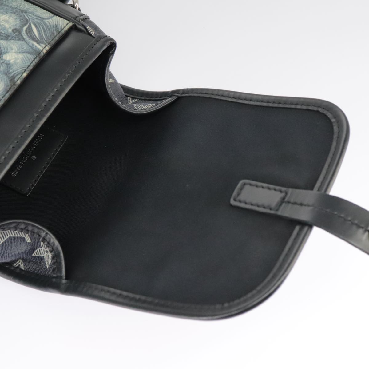 Louis Vuitton Messenger Navy Canvas Shoulder Bag